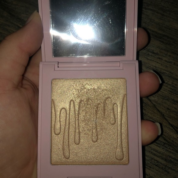 Kylie Cosmetics Other - salted caramel kylie cosmetics highlighter
